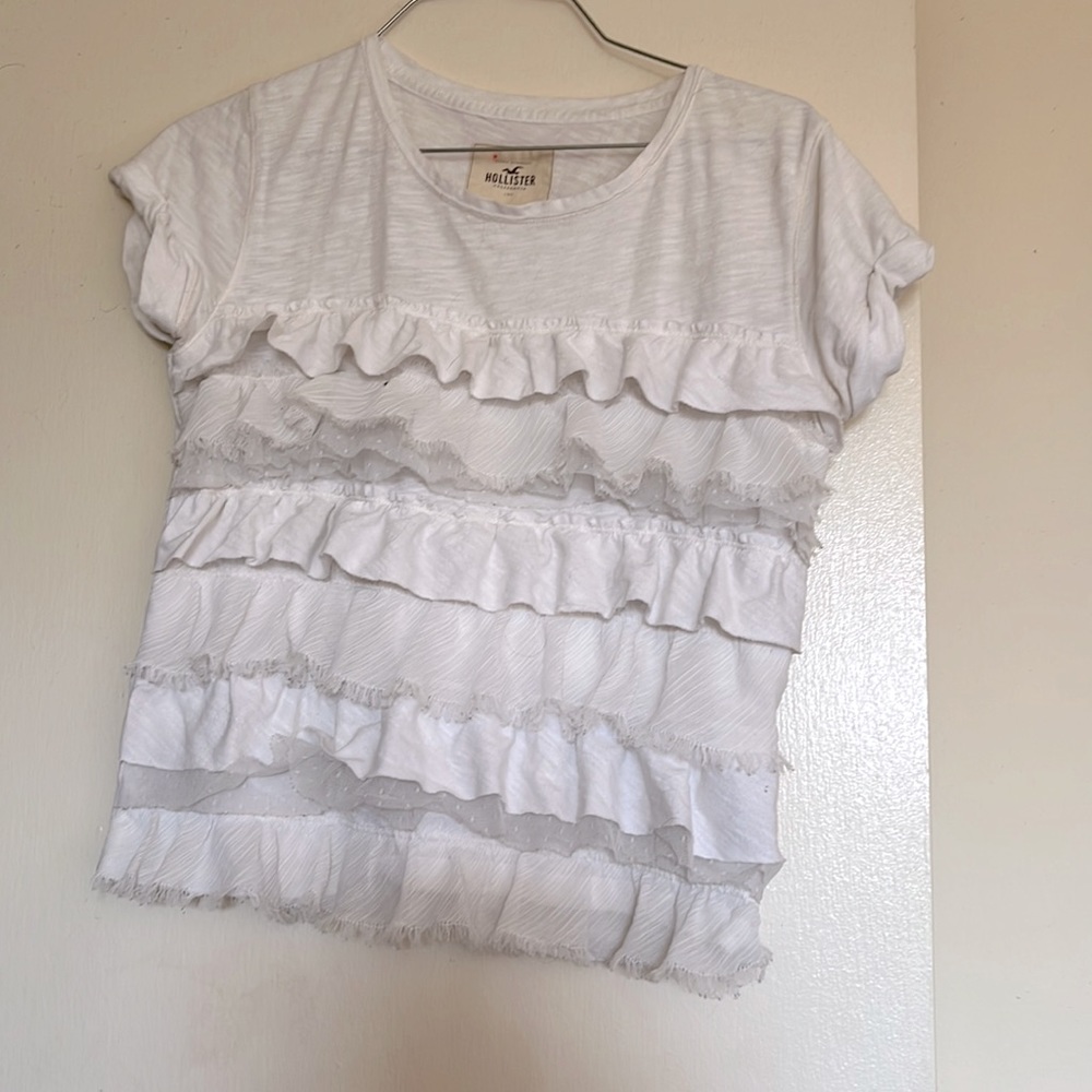 Women’s Frilly top